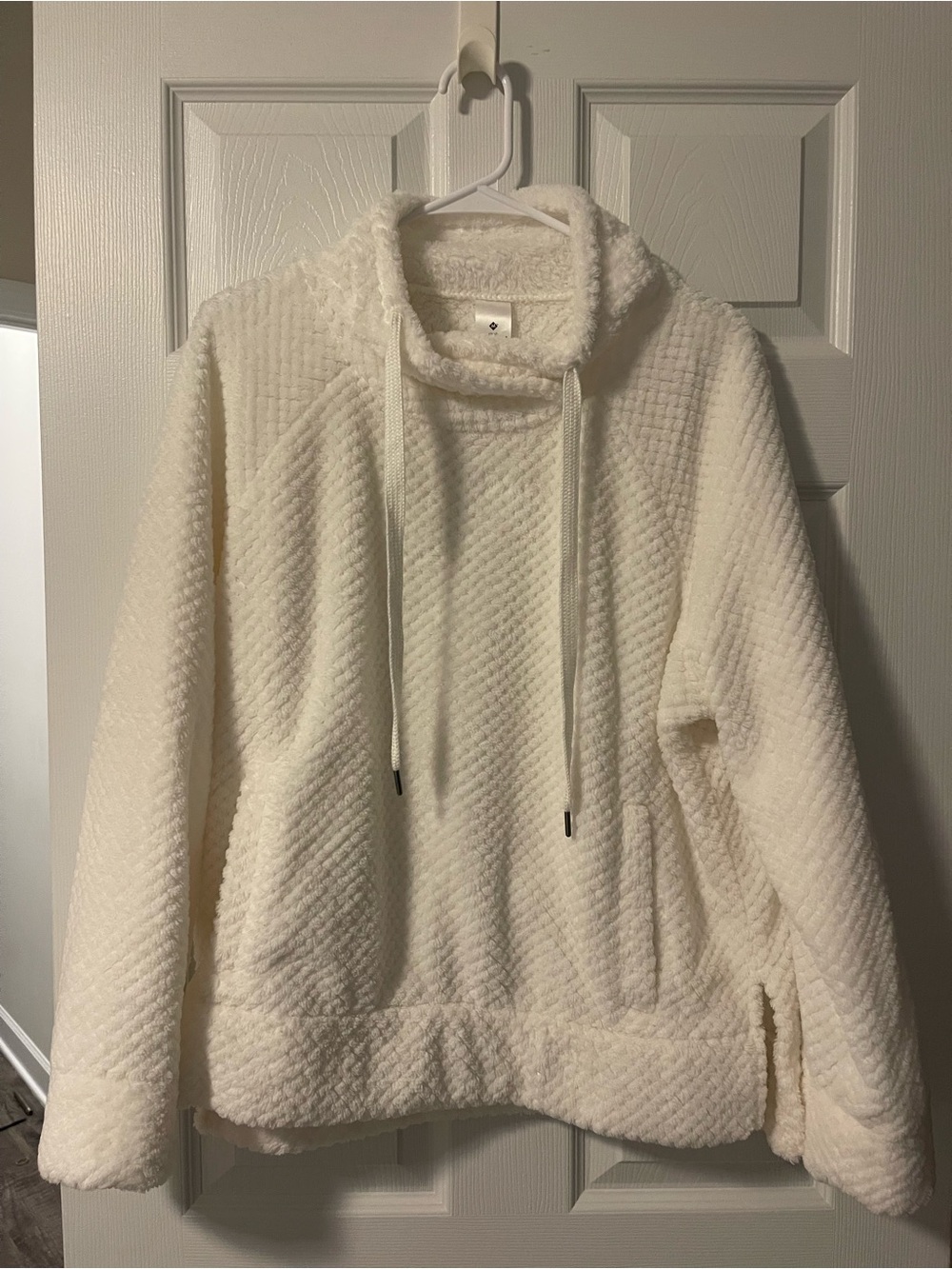 Women’s Fuzzy Pullover
